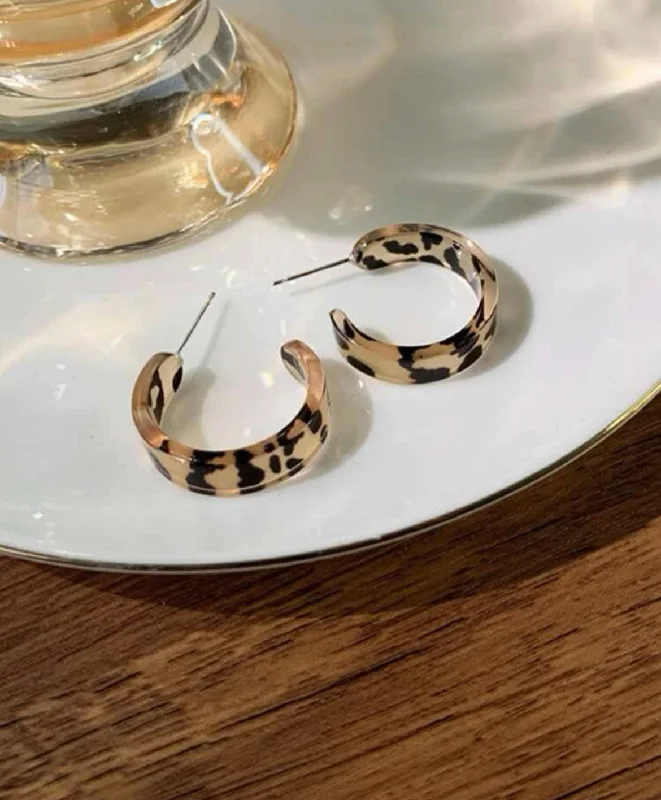 Ladies earrings proposal surprises-Leopard Print Cuff Hoop Earrings