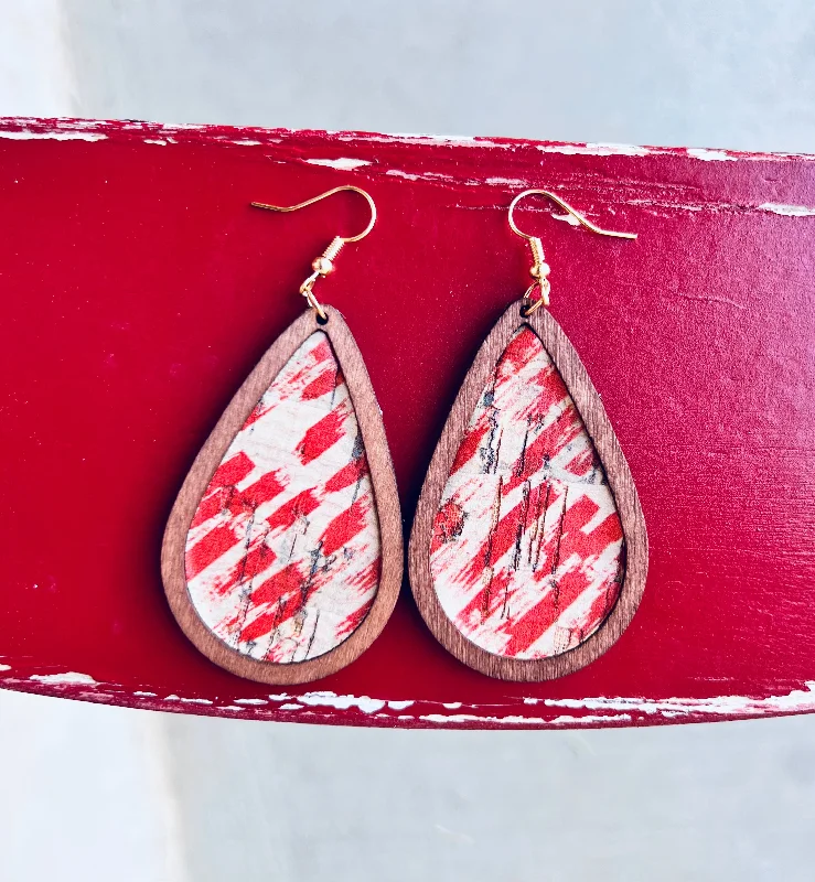 Ladies earrings sister sets-Beige and Red Wooden Drop Earrings