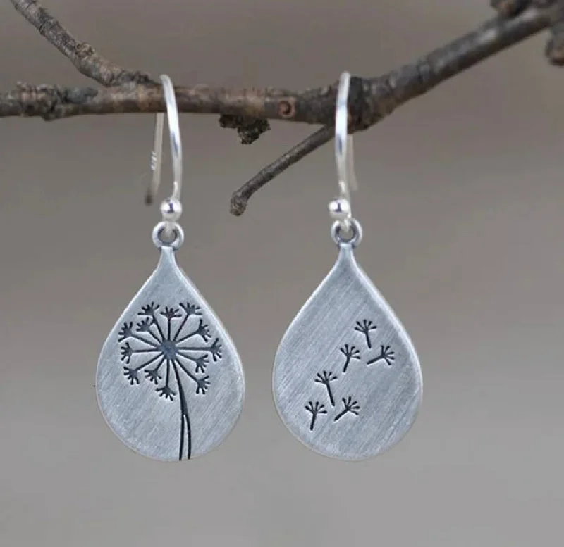 Ladies earrings gothic charm-Beautiful Wishing Dandelion Earrings