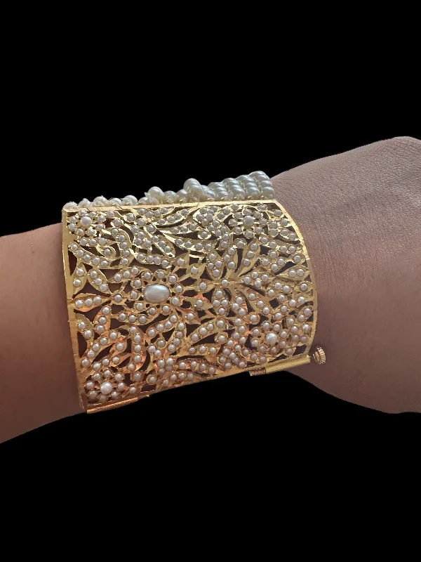 Ladies bracelets gold styles-B302  Jadau bahi / bracelet ( READY TO SHIP  )