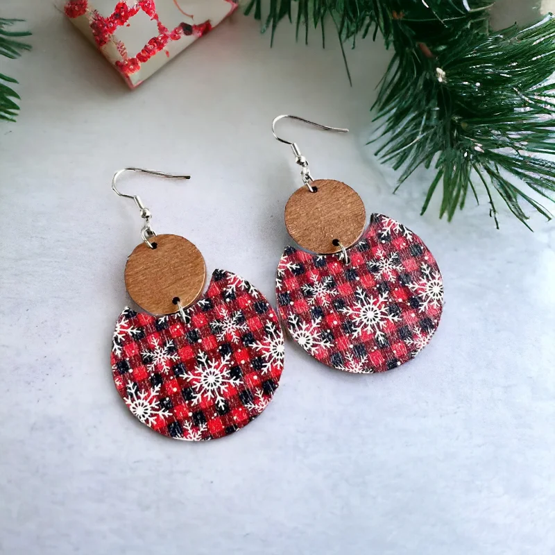 Ladies earrings birthday surprises-Lovely Wooden Christmas Snowflakes Earrings