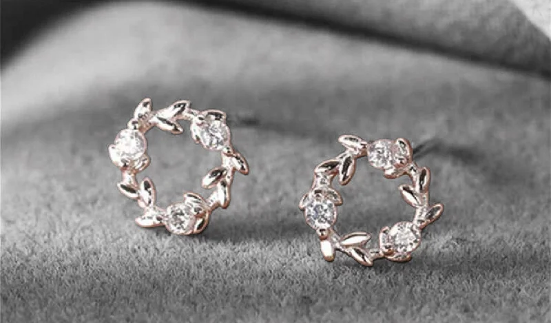 Ladies earrings bridal must-haves-Beautiful Circle and Flower Design Stud Earrings