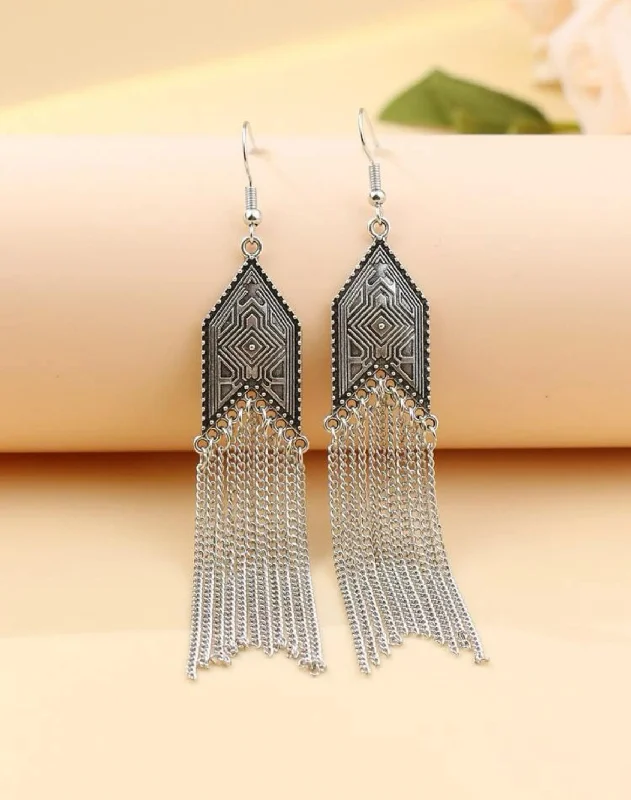 Ladies earrings stud trends-Beautiful Silver Metal Tassel Earrings